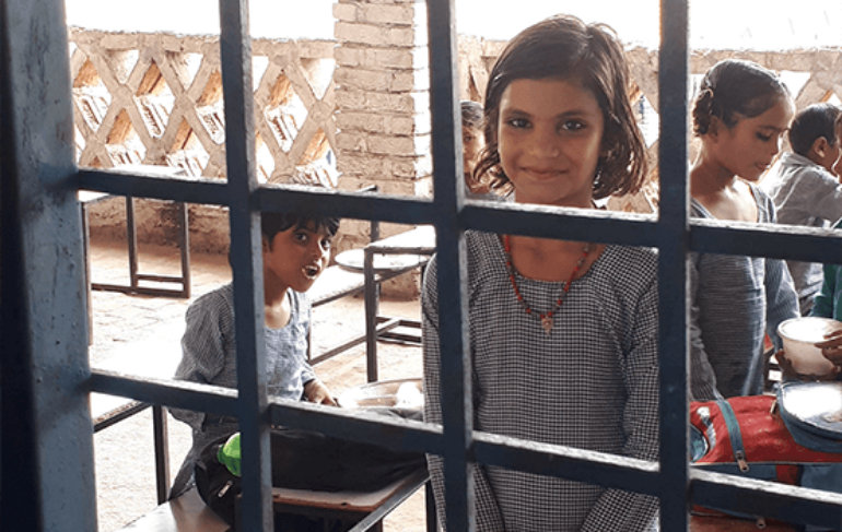 school-girl-gps